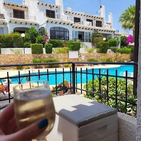 Relaxing 2-bedroom In Sunny Cabo Roig * オリウエラ