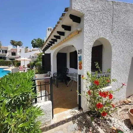 Relaxing 2-bedroom In Sunny Cabo Roig ベッド・アンド・ブレックファスト